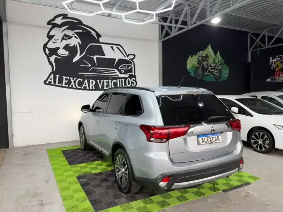 MITSUBISHI-OUTLANDER-2.0 16V GASOLINA 4P AUTOMÁTICO MITSUBISHI-OUTLANDER-2016