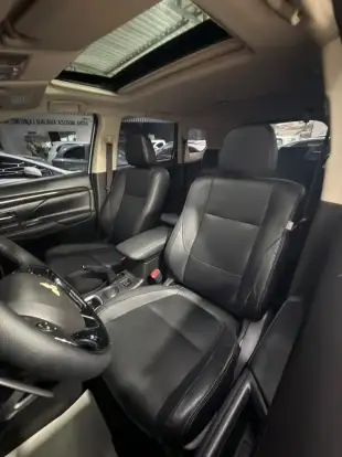 MITSUBISHI-OUTLANDER-2016