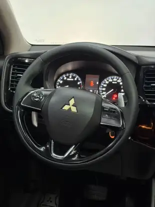 MITSUBISHI-OUTLANDER-2.0 16V GASOLINA 4P AUTOMÁTICO MITSUBISHI-OUTLANDER-2016