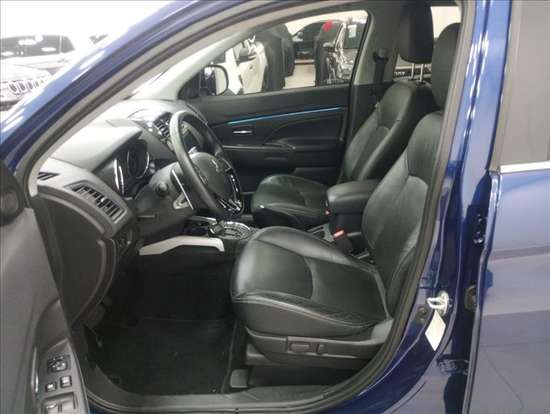 MITSUBISHI-OUTLANDER-2021
