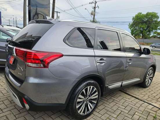 MITSUBISHI-OUTLANDER-2018