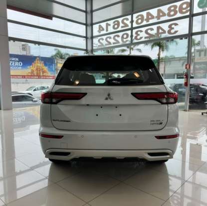 MITSUBISHI-OUTLANDER-2026