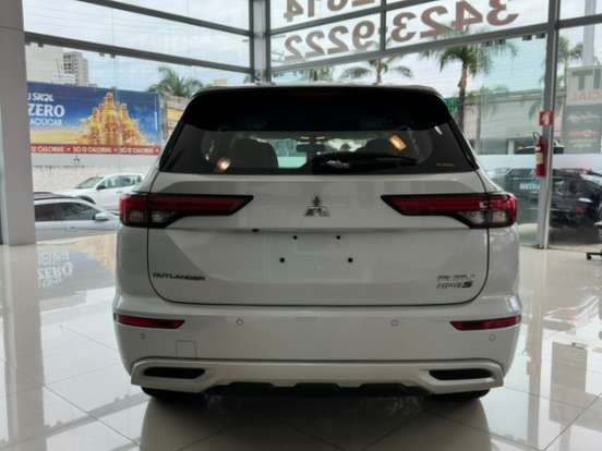 MITSUBISHI-OUTLANDER-2.4 PHEV HPE-S S-AWC DHT MITSUBISHI-OUTLANDER-2026