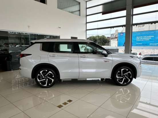 MITSUBISHI-OUTLANDER-2.4 PHEV HPE-S S-AWC DHT MITSUBISHI-OUTLANDER-2026