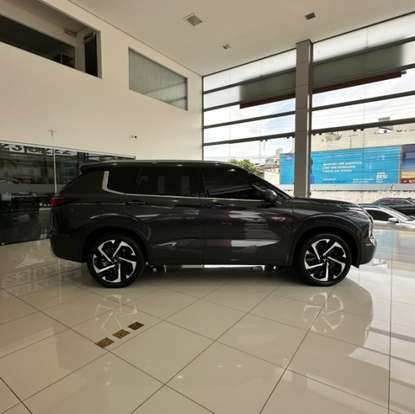 MITSUBISHI-OUTLANDER-2025