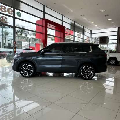 MITSUBISHI-OUTLANDER-2025