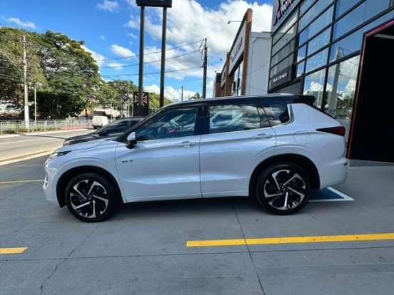 MITSUBISHI-OUTLANDER-2.4 PHEV SIGNATURE S-AWC DHT MITSUBISHI-OUTLANDER-2025