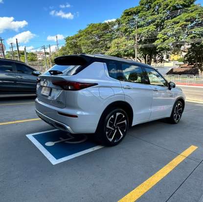 MITSUBISHI-OUTLANDER-2025