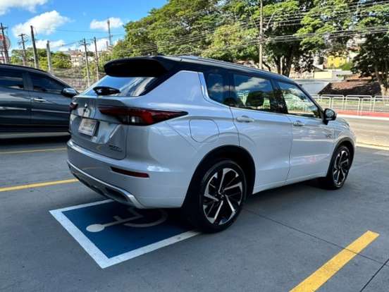 MITSUBISHI-OUTLANDER-2.4 PHEV SIGNATURE S-AWC DHT MITSUBISHI-OUTLANDER-2025