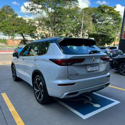 MITSUBISHI-OUTLANDER-2025