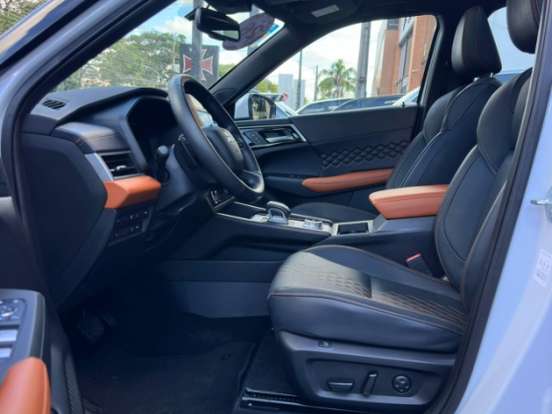 MITSUBISHI-OUTLANDER-2.4 PHEV SIGNATURE S-AWC DHT MITSUBISHI-OUTLANDER-2025