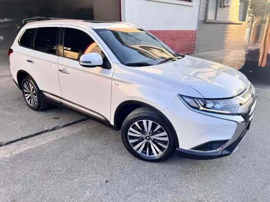 MITSUBISHI-OUTLANDER-3.0 MIVEC V6 GASOLINA HPE-S AWD AUTOMÁTICO MITSUBISHI-OUTLANDER-2021