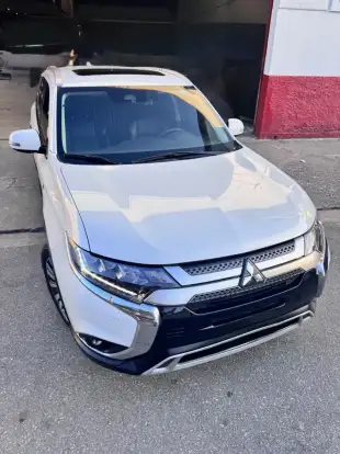 MITSUBISHI-OUTLANDER-2021