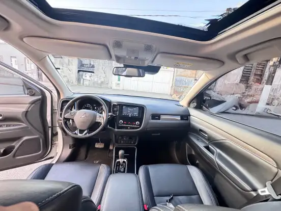 MITSUBISHI-OUTLANDER-3.0 MIVEC V6 GASOLINA HPE-S AWD AUTOMÁTICO MITSUBISHI-OUTLANDER-2021