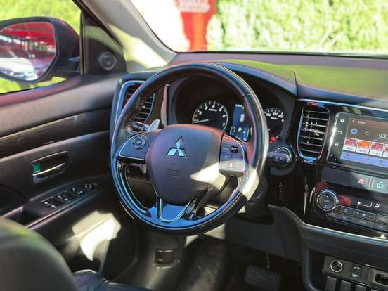 MITSUBISHI-OUTLANDER-3.0 GT 4X4 V6 24V GASOLINA 4P AUTOMÁTICO MITSUBISHI-OUTLANDER-2017
