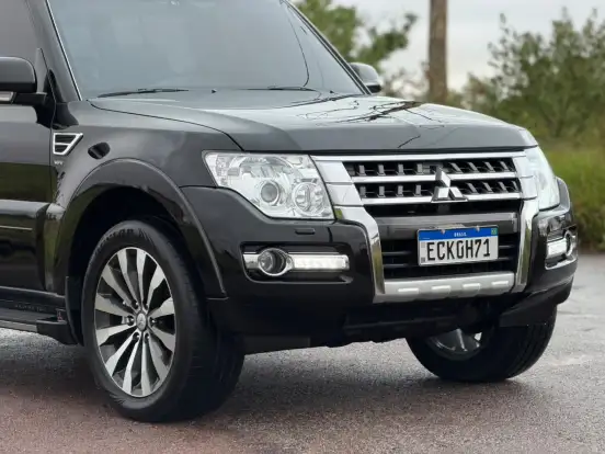 MITSUBISHI-PAJERO-2019