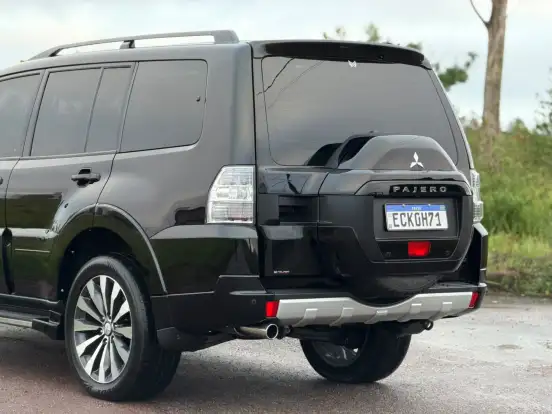 MITSUBISHI-PAJERO-2019
