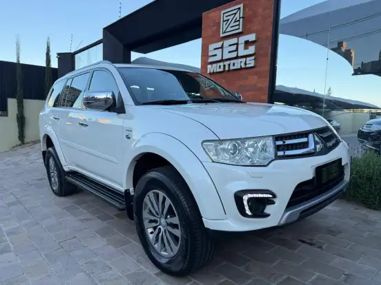 MITSUBISHI-PAJERO-2016