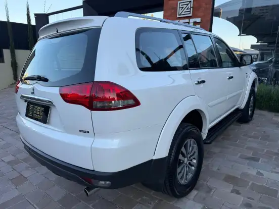MITSUBISHI-PAJERO-3.5 HPE 4X4 7 LUGARES V6 24V FLEX 4P AUTOMÁTICO MITSUBISHI-PAJERO-2016