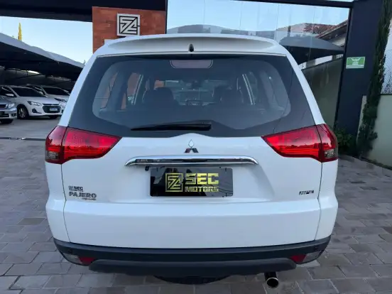 MITSUBISHI-PAJERO-3.5 HPE 4X4 7 LUGARES V6 24V FLEX 4P AUTOMÁTICO MITSUBISHI-PAJERO-2016