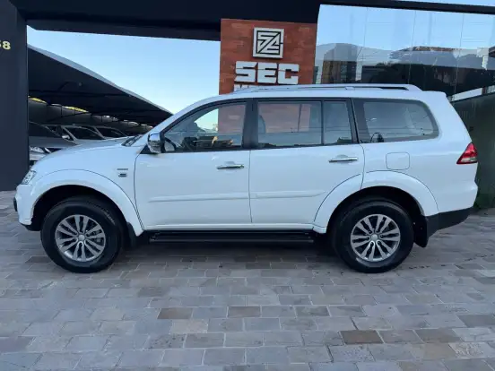 MITSUBISHI-PAJERO-3.5 HPE 4X4 7 LUGARES V6 24V FLEX 4P AUTOMÁTICO MITSUBISHI-PAJERO-2016