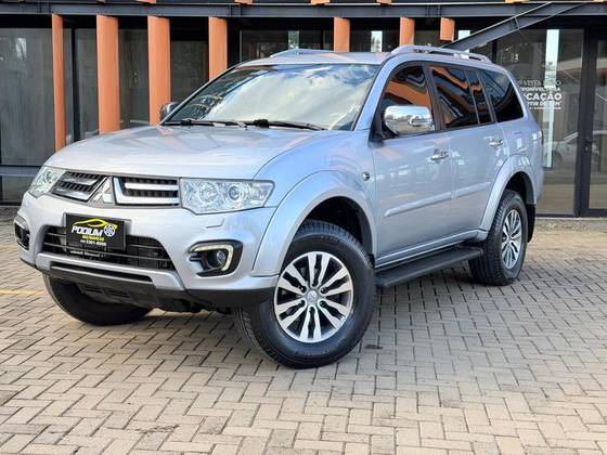MITSUBISHI PAJERO 3.5 HPE 4X4 7 LUGARES V6 24V FLEX 4P AUTOMÁTICO