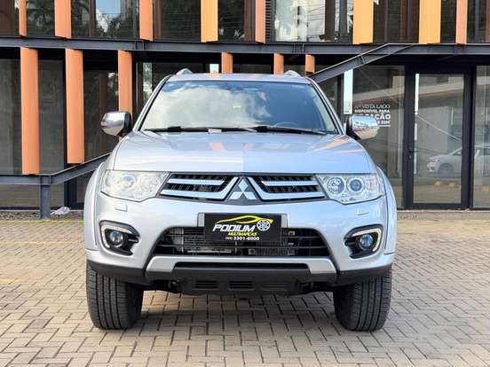 MITSUBISHI-PAJERO-2017