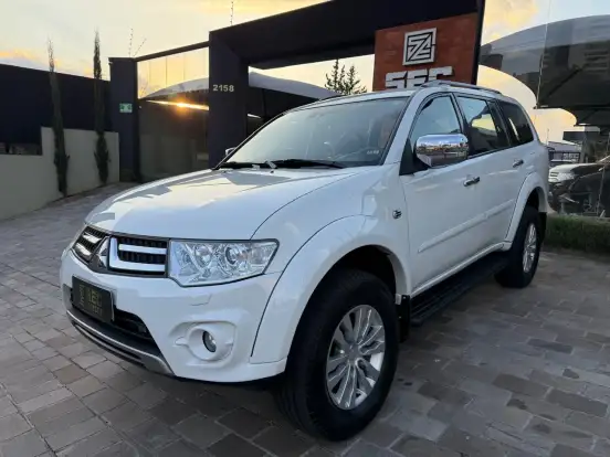 MITSUBISHI-PAJERO DAKAR-3.2 HPE 4X4 7 LUGARES 16V TURBO INTERCOOLER DIESEL 4P AUTOMÁTICO MITSUBISHI-PAJERO DAKAR-2013