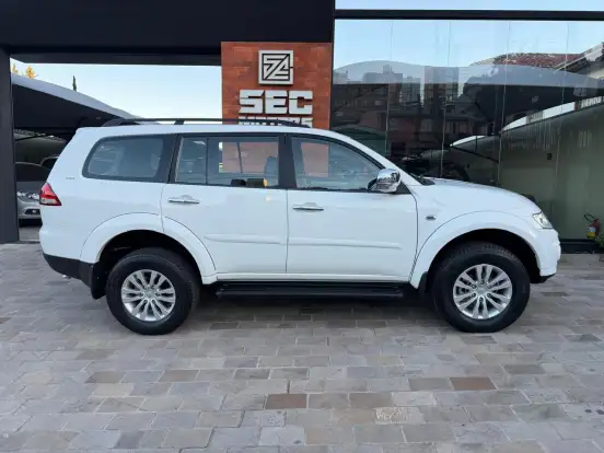 MITSUBISHI-PAJERO DAKAR-2013