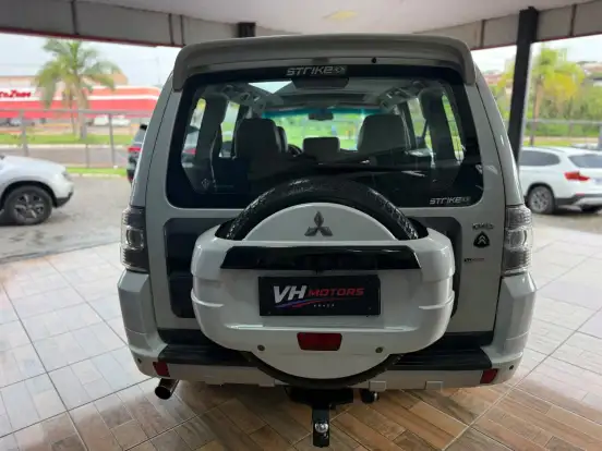 MITSUBISHI-PAJERO FULL-2010