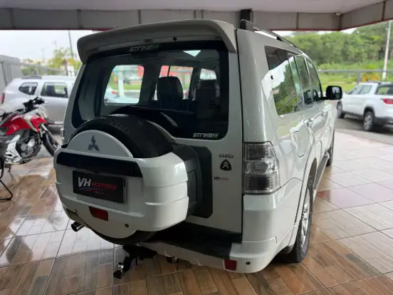 MITSUBISHI-PAJERO FULL-2010