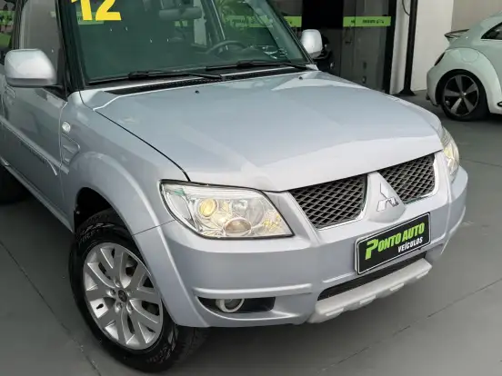 MITSUBISHI-PAJERO TR4-2012