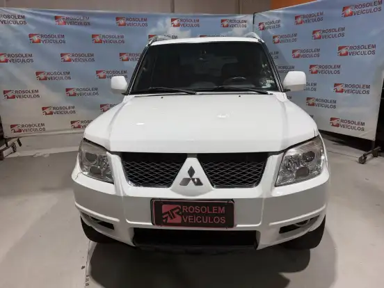 MITSUBISHI-PAJERO TR4-2.0 4X4 16V 140CV FLEX 4P AUTOMÁTICO MITSUBISHI-PAJERO TR4-2013