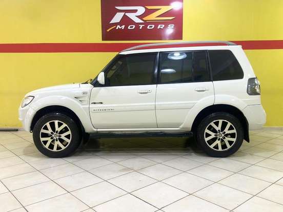 MITSUBISHI-PAJERO TR4-2012