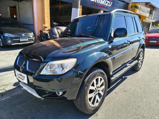 MITSUBISHI-PAJERO TR4-2.0 4X4 16V 140CV FLEX 4P AUTOMÁTICO MITSUBISHI-PAJERO TR4-2013