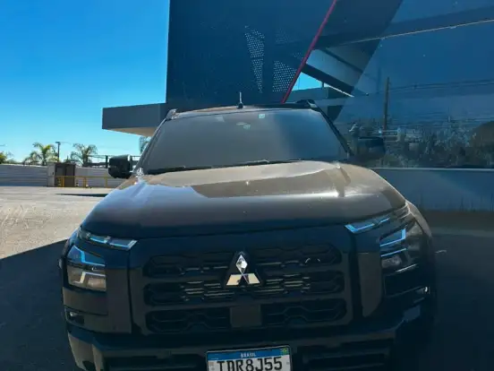 MITSUBISHI-TRITON-2.4 BITURBO DIESEL CD KATANA 4X4 AUTOMÁTICO MITSUBISHI-TRITON-2025