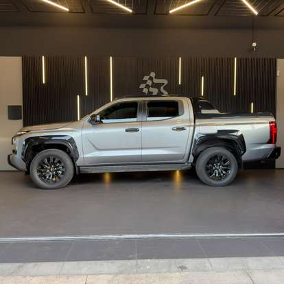 MITSUBISHI-TRITON-2.4 BITURBO DIESEL CD KATANA 4X4 AUTOMÁTICO MITSUBISHI-TRITON-2025