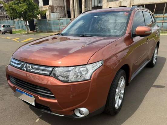 MITSUBISHI-OUTLANDER-2.0 16V GASOLINA 4P AUTOMÁTICO MITSUBISHI-OUTLANDER-2014
