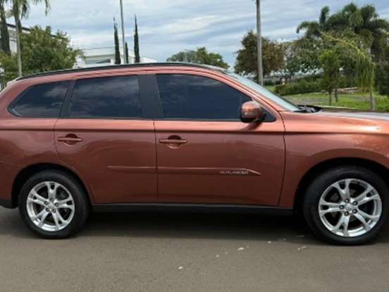 MITSUBISHI-OUTLANDER-2.0 16V GASOLINA 4P AUTOMÁTICO MITSUBISHI-OUTLANDER-2014