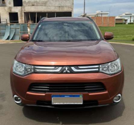 MITSUBISHI-OUTLANDER-2014