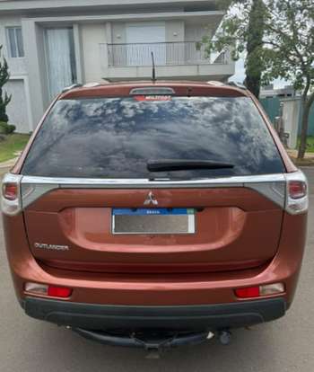 MITSUBISHI-OUTLANDER-2014
