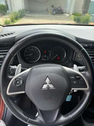 MITSUBISHI-OUTLANDER-2014