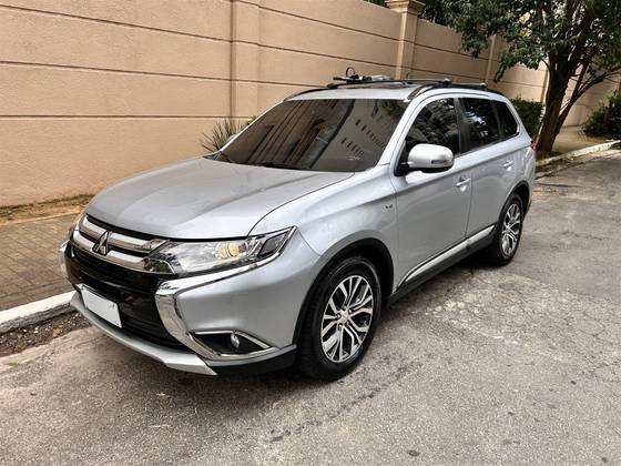 MITSUBISHI OUTLANDER 3.0 GT 4X4 V6 24V GASOLINA 4P AUTOMÁTICO