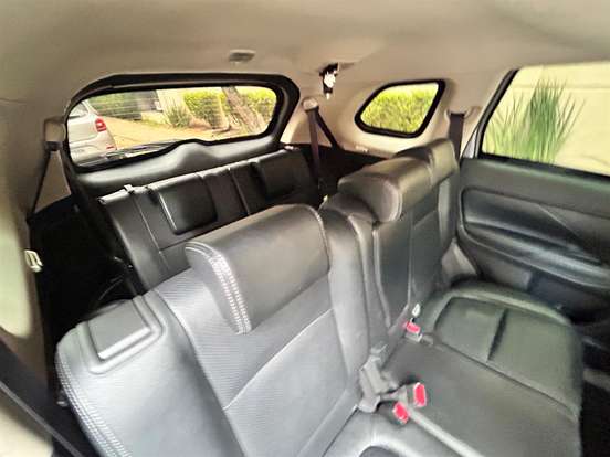 MITSUBISHI-OUTLANDER-3.0 GT 4X4 V6 24V GASOLINA 4P AUTOMÁTICO MITSUBISHI-OUTLANDER-2015