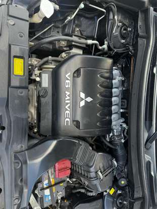 MITSUBISHI-OUTLANDER-2017