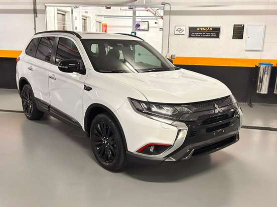 MITSUBISHI-OUTLANDER-3.0 MIVEC V6 GASOLINA HPE-S BLACK EDITION AWD AUTOMÁTICO MITSUBISHI-OUTLANDER-2021