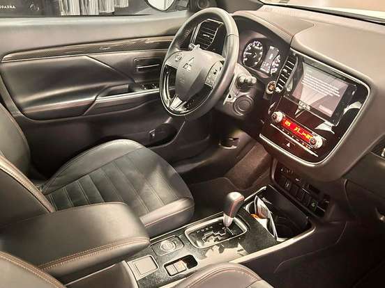 MITSUBISHI-OUTLANDER-3.0 MIVEC V6 GASOLINA HPE-S BLACK EDITION AWD AUTOMÁTICO MITSUBISHI-OUTLANDER-2021