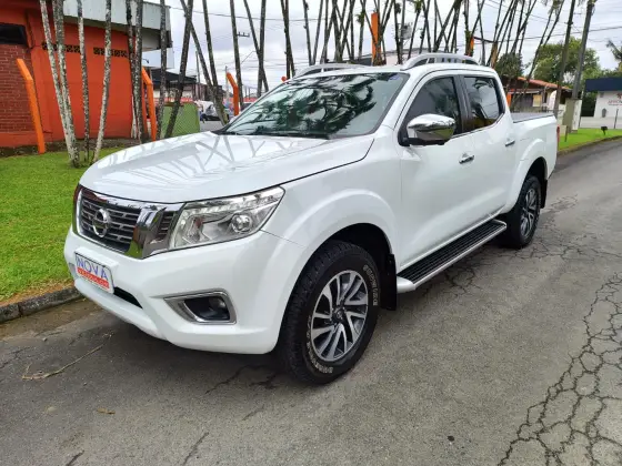 NISSAN FRONTIER 2.3 16V TURBO DIESEL LE CD 4X4 AUTOMÁTICO