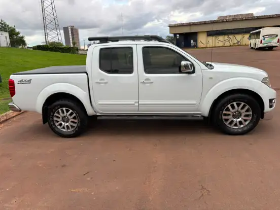 NISSAN-FRONTIER-2014