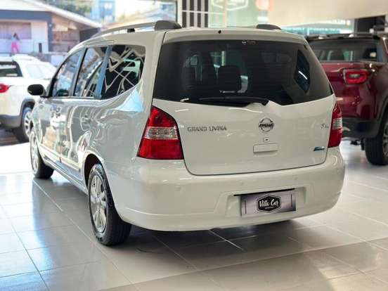 NISSAN-GRAND LIVINA-1.8 SL 16V FLEX 4P AUTOMÁTICO NISSAN-GRAND LIVINA-2012